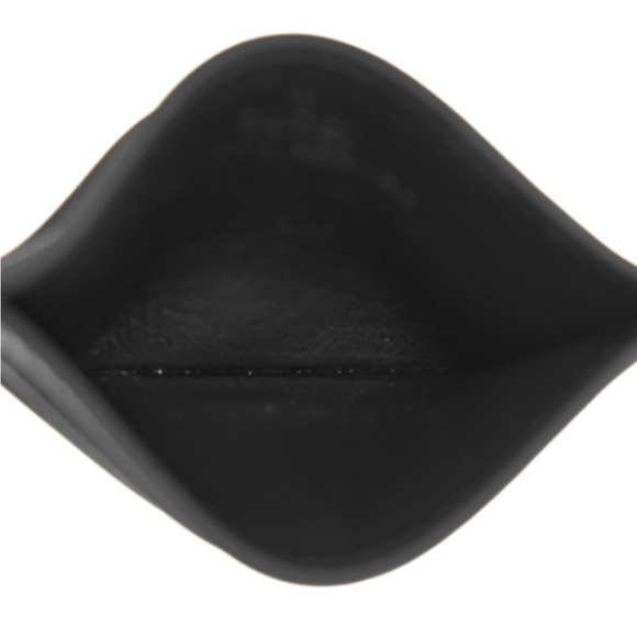 GUCCI Leather Rubberized Credit Card Holder, Retail $310 - Picture 4 of 8